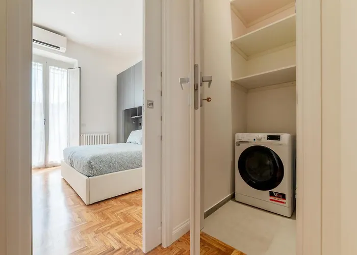 Guesthost - Rione Prati Elegant With Balcony Apartment Rom