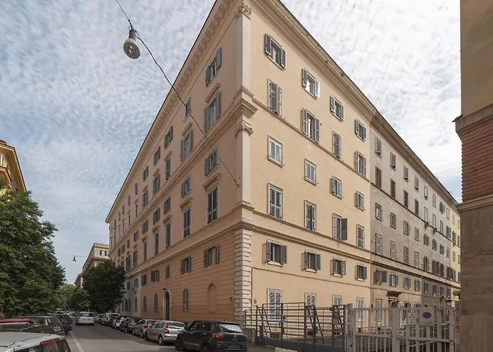 Guesthost - Rione Prati Elegant With Balcony Rom