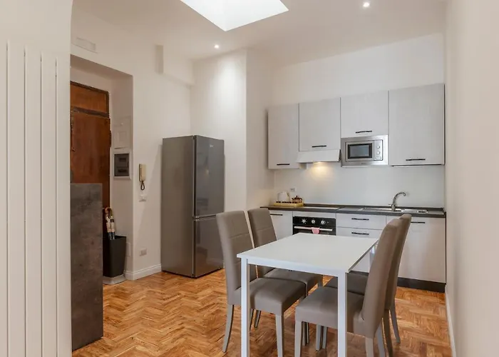 Guesthost - Rione Prati Elegant With Balcony Apartment *