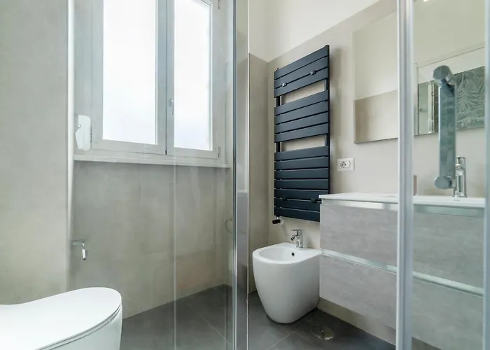 Guesthost - Rione Prati Elegant With Balcony *