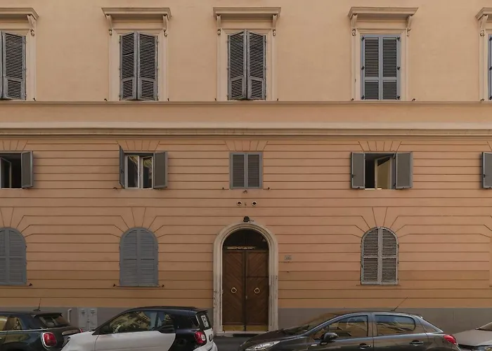 Apartment Guesthost - Rione Prati Elegant With Balcony